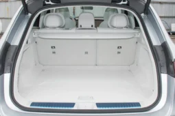 
										Mercedes-Benz EQE SUV full									