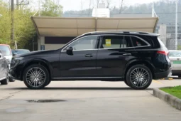 
										Mercedes-Benz GLC full									