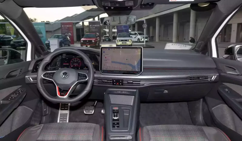 
								Volkswagen Golf GTI full									